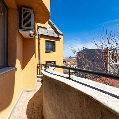 Lovely 1bd Close To The Summer Theatre